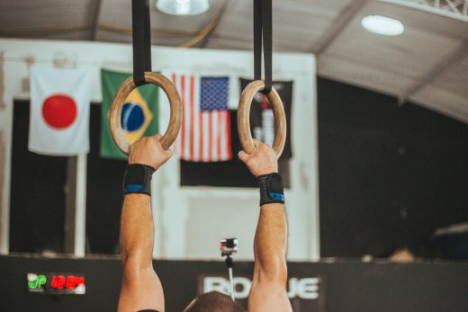 Gymnastikövning, händer på ringar